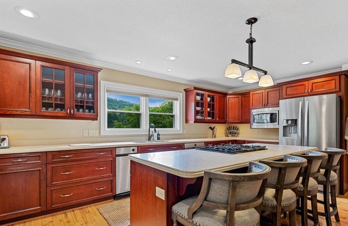 Hendersonville House | Tranquil Lake Retreat W/ Pickleball, Pool & Tennis