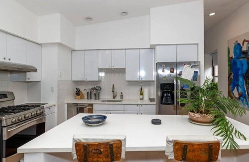 SoHo Apartment | Tranquil & Modern 1BR SoHo Apt – Perfect for 2!