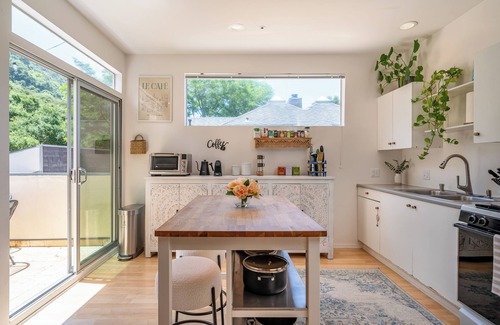 Malibu Apartment | Tranquil Mountain Retreat in Perfect Location Between Malibu & Calabasas
