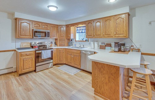 Mount Pleasant Mills House | Tranquil Mt Pleasant Mills Retreat on 60-Acre Farm