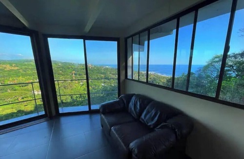 El Sunzal House | Tranquil Oceanview Guesthouse w/Luxurious Pool