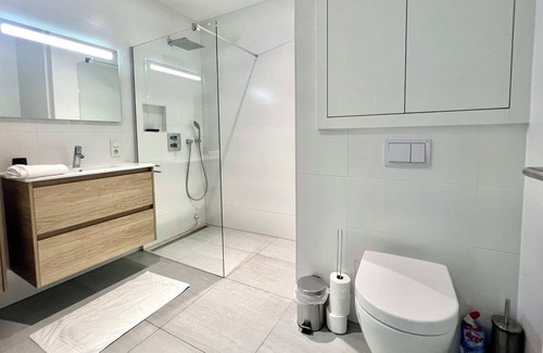 Gasperich Apartment | Tranquil Oasis - Relax & Unwind
