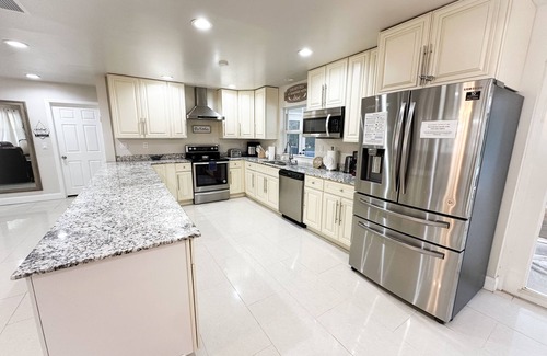 Lake Clarke Shores House | TRANQUIL PALM BEACH 5BR/4BA HOME - PRIVATE POOL - HOT TUB - HOME THEATER