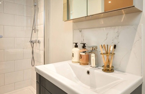 Abbey Road Apartment | Tranquil & Quiet St John's Wood Apartment