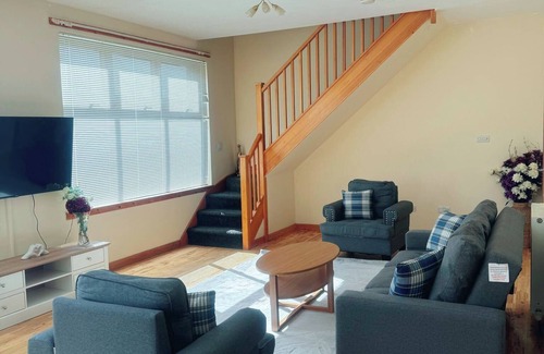 East Lothian House | Tranquil Retreat in Gorebridge