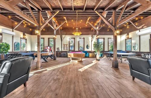 Fredericksburg House | Tranquil Retreat w/Hot-Tub 10-Mins to Downtown!