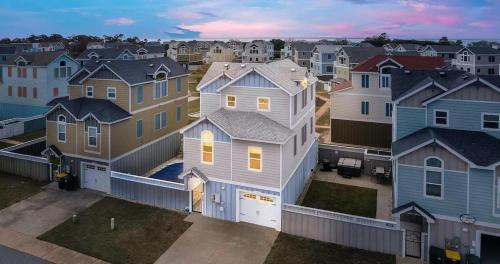 Whalehead Beach House | Tranquil Sunrises Pool & Boardwalk Walk to Beach