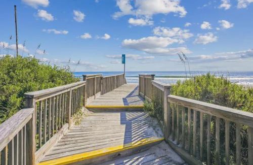 Whalehead Beach House | Tranquil Sunrises Pool & Boardwalk Walk to Beach