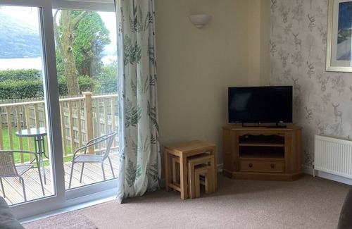 West Laroch Cottage | Tranquil surroundings close to the Loch beach access only 10 miles to Ben Nevis.