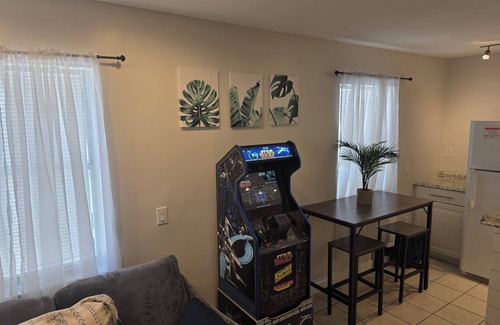 Wilton Manors House | Tranquil Wilton Hideaway w/Retro Star Wars Arcade!