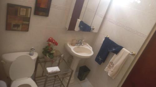 Runaway Bay House | Tranquila Oasis