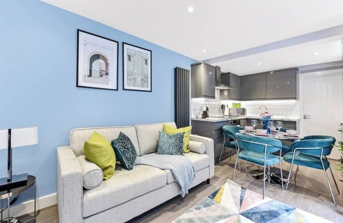 Northumberland Park Apartment | Tranquility in Bloom: Refreshing 2BR Apartment