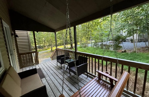 Lackawaxen House | Tranquility in the Pocono mountains of Masthope and Ski Big Bear.