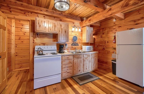 Logan Cabin | Tranquility Ridge | Hocking Hills