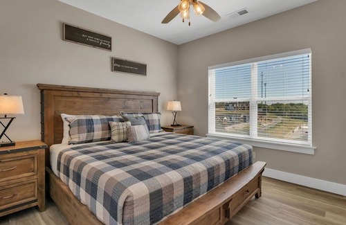 Table Rock House | Tranquility Shores 9 Bedroom Home by RedAwning