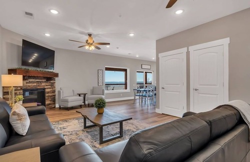Table Rock House | Tranquility Shores 9 Bedroom Home by RedAwning