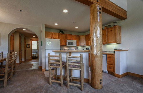 Keystone Condo | Trappers Crossing 8753