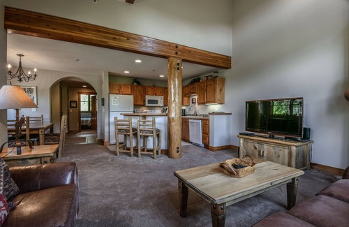 Keystone Condo | Trappers Crossing 8753