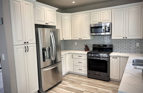 West Sacramento House | Travelers Dream! Large Home, Huge Yard, Style & Comfort
