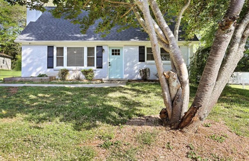 Travelers Rest Cottage | Travelers Rest Cottage near Swamp Rabbit Trail
