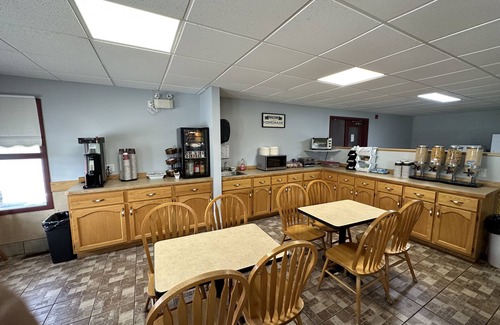 Waasis Hotel | Travellers Inn