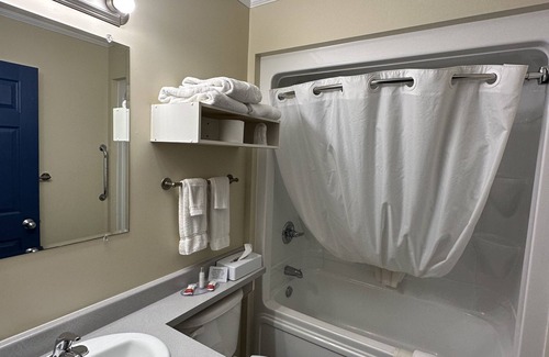 Waasis Hotel | Travellers Inn