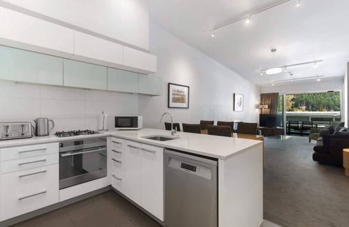 Queenstown City Centre Apartment | Travellers Oasis, Central Queenstown