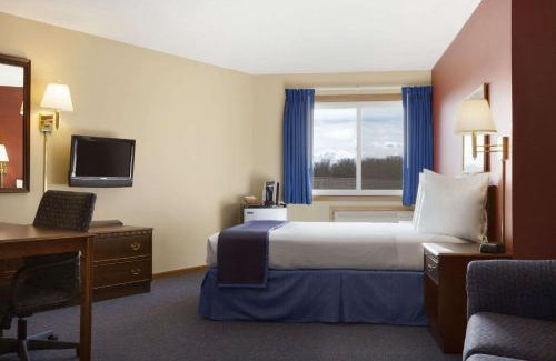 St. Cloud Hotel | Travelodge by Wyndham Motel of St Cloud