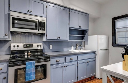Marble Falls Condo | Travis L.B.J Historic Downtown Marble Falls- 2 Suite Combo
