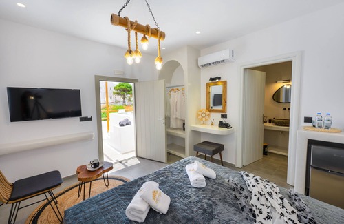 Fira Hotel | Tre Fiori - The Retreat Suites
