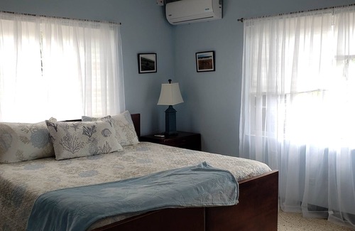 Treasure Beach House | Treasure Beach Inn and Bar