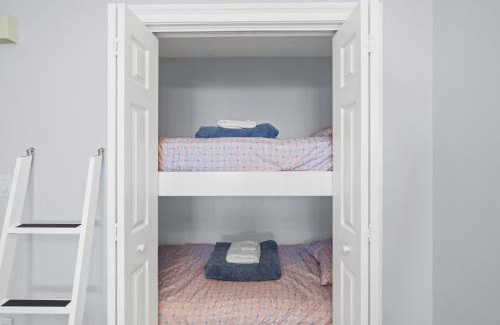 Lower Grand Lagoon Apartment | Treasure Island 707