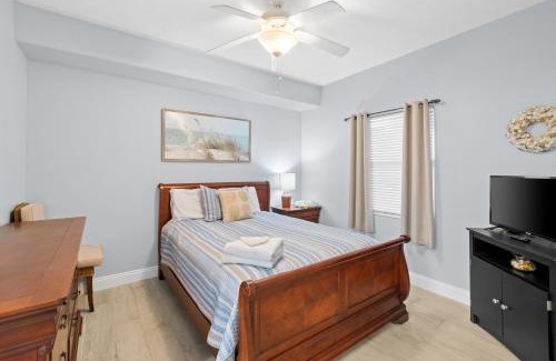 Lower Grand Lagoon Apartment | Treasure Island 707