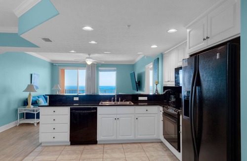 Lower Grand Lagoon Apartment | Treasure Island 1705