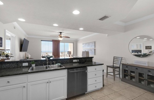 Lower Grand Lagoon Condo | Treasure Island 0104