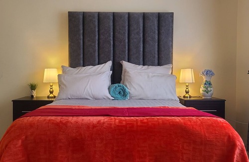 Harare House | Treat yourself to a unique home experience at Siyesita Guest House.