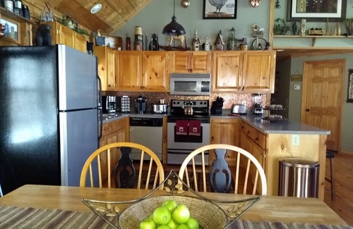 Hiawassee Cabin | Tree House Lodge-Real Log Mountain Paradise