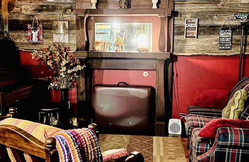 Jonesborough Cabin | Tree house themed tiny house in a tiny house community mountain retreat.