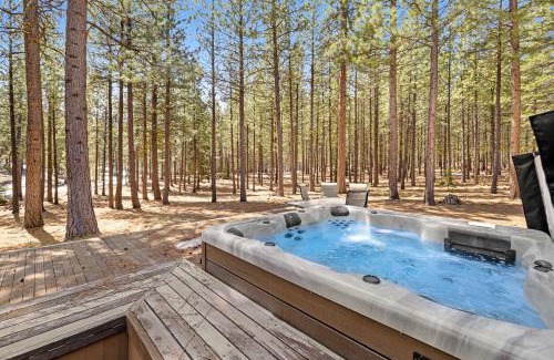 Black Butte Ranch House | Tree-lined Paradise
