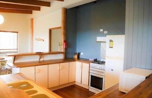 Point Lookout House | Tree & Sea - huge dual living, sleeps 11
