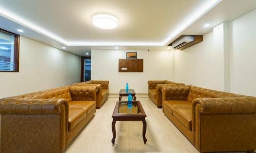 Kalapettai Hotel | Treebo Aaravi Residency, 800 Mtrs From Promenade Beach