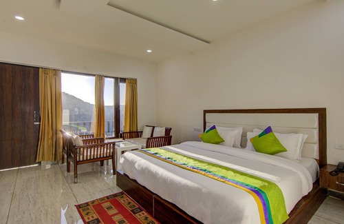 Dalhousie Hotel | Treebo Down Town, Dalhousie