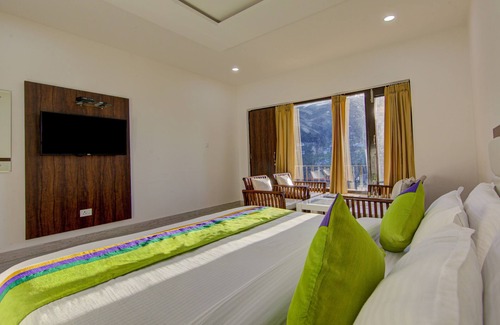 Dalhousie Hotel | Treebo Down Town, Dalhousie