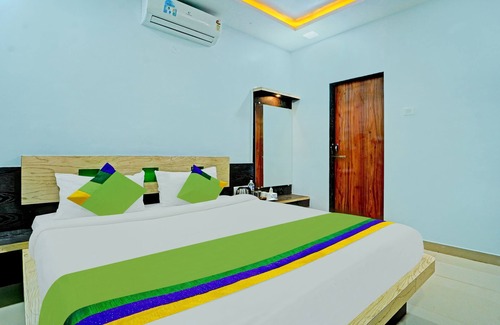 Mahabaleshwar Hotel | Treebo Kuber Palace With a Swimming Pool