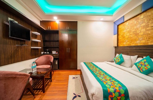 Dwarka Hotel | Treebo Marigold