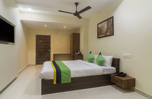 Kondapur Hotel | Treebo Navya The Park