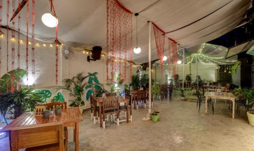 Deccan Gymkhana Hotel | Treebo Ranjeet Shivaji Nagar