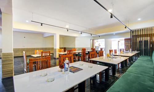 Noida Hotel | Treebo The Eden Roc