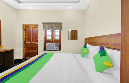 Noida Hotel | Treebo The Eden Roc