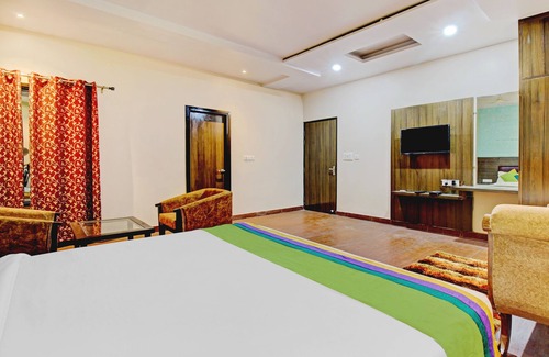 Gomti Nagar Hotel | Treebo Trend Gayatri Inn
